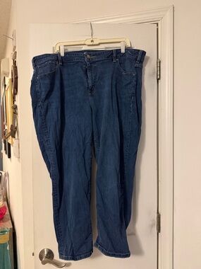 Lane Bryant Straight-Leg Dark Blue Capri Jeans